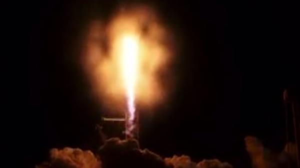 فیلمی از لحظه پرتاب فضاپیمای فالکون به فضا