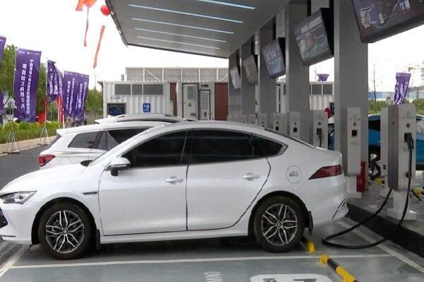 راه اندازی هزار مرکز تعویض باتری خودروهای برقی در چین